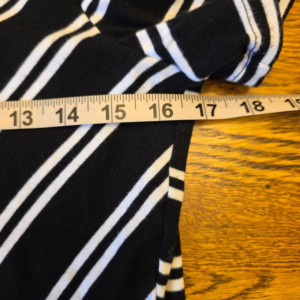 Talbots 100% Cotton M Black White Chevron Stripe V-Neck Short Sleeve Career Top - Picture 3 of 8